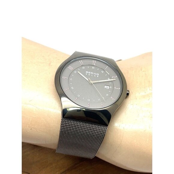 Bering Men's Watch 14640-077 Solar Gray Dial Date 40mm Slim Mesh Stainless Steel - Picture 5 of 13